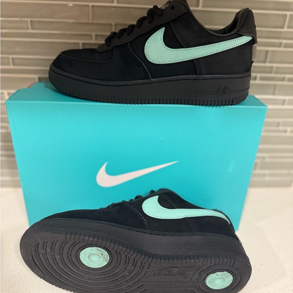 Nike Air Force 1 x Tiffany & Co. 1837 men’s size 7 / woman’s size 8.5